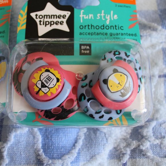New 2 set pacifiers - Picture 3 of 6
